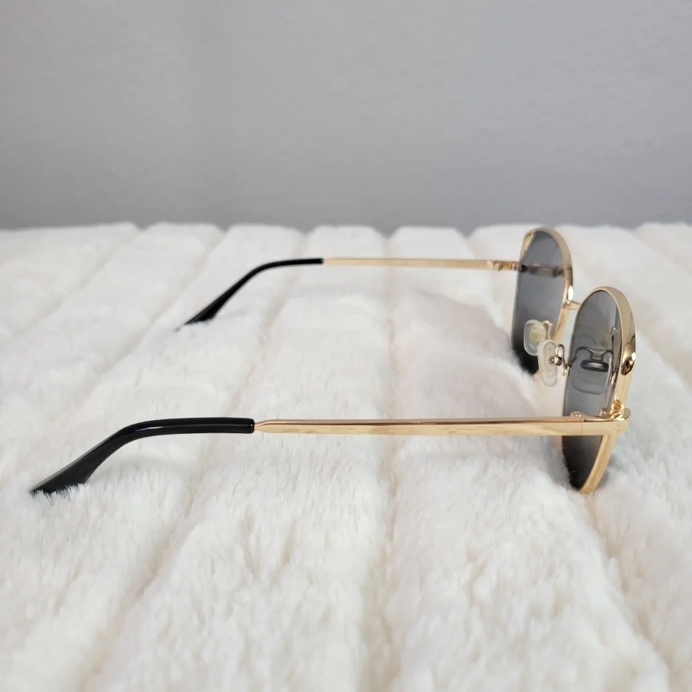QUAY // ltd ed cut-out cateye sunglasses gold frames smoke lenses